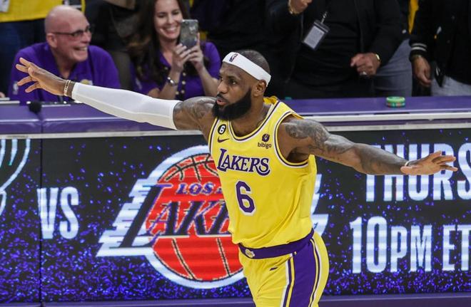 神秘嘉宾等 神秘嘉宾等